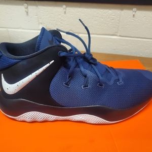 NIKE ZOOM REV II TB